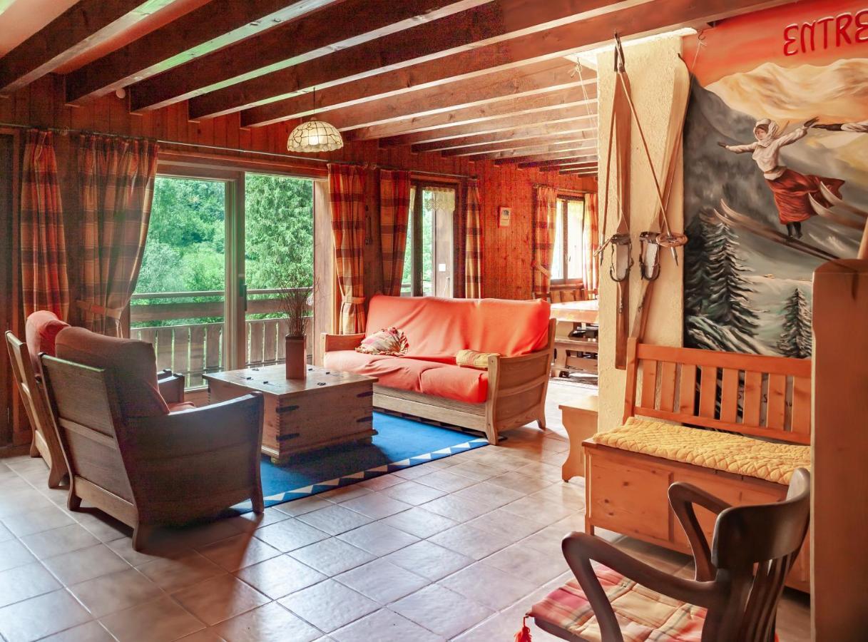 Grand Appartement Proche Gd Bornand Glieres-Val-de-Borne Exterior photo
